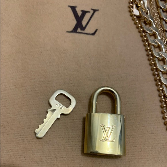 Louis Vuitton LV Lock and Key Bundle - Picture 2 of 4